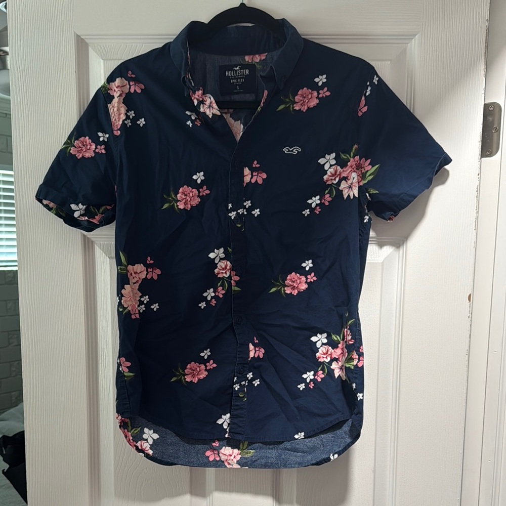 Hollister Men's Dark Blue Floral Button-Down Shirt